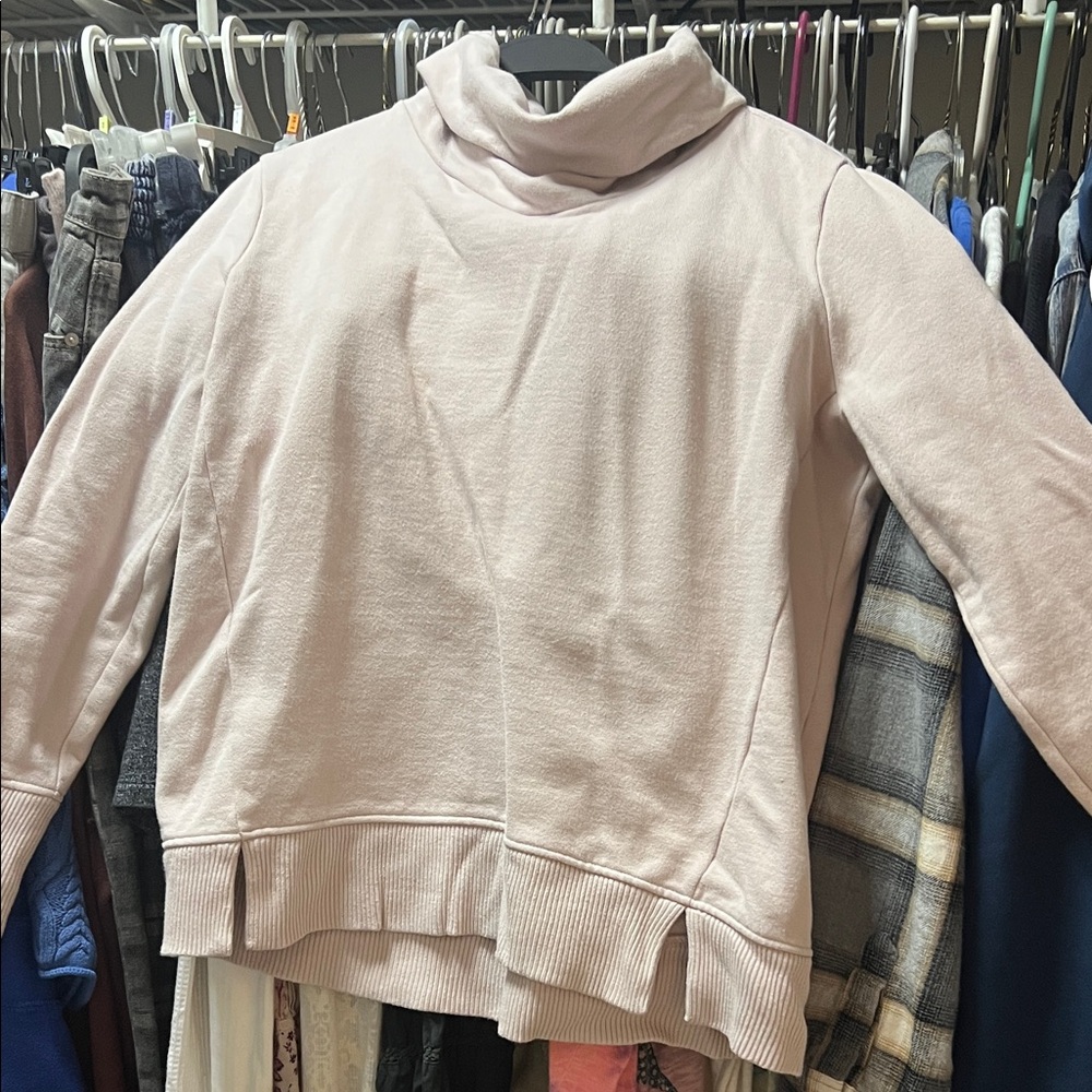 Athleta women’s light pink turtleneck sweatshirt size S